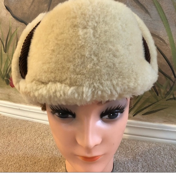 Sheepskin Trapper Hat - Picture 2 of 5